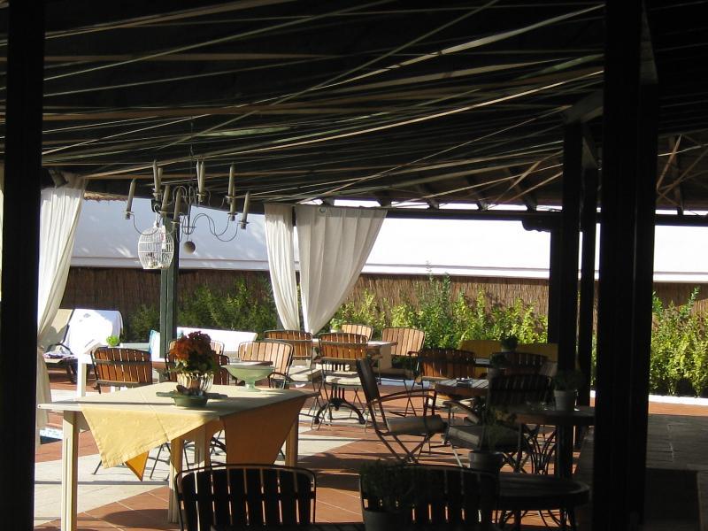 אפיטוס Eden Hotel מראה חיצוני תמונה